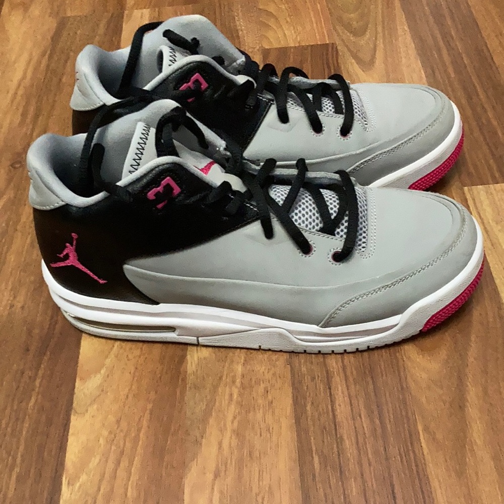 Women’s Jordans, size 6